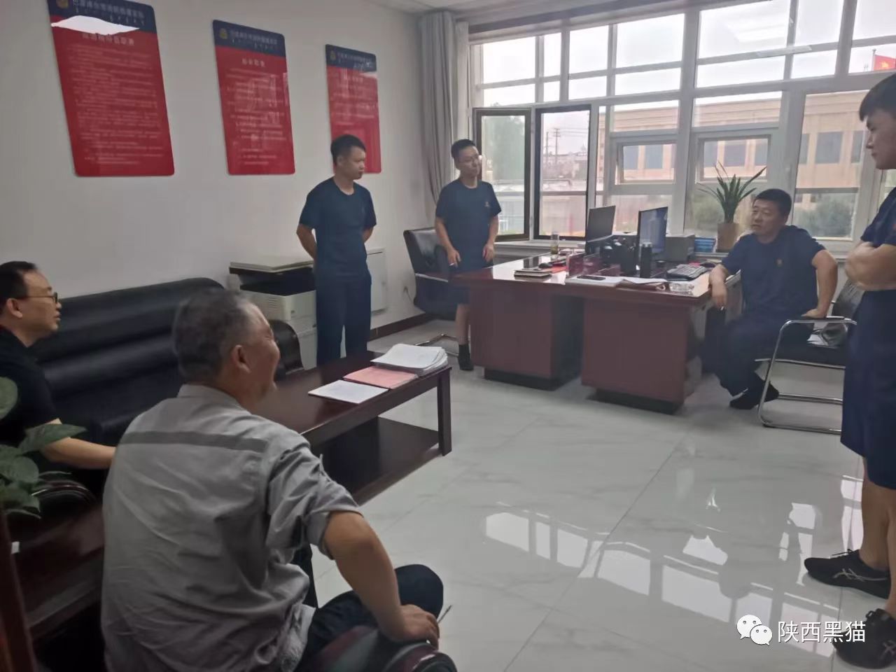 内蒙古黑猫“八一建军节”慰问乌拉特后旗消防官兵 内蒙古黑猫“八一建军节”慰问乌拉特后旗消防官兵